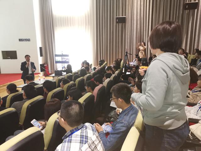 裙底偷拍
历文学院文管系2019毕业实习拉开序幕